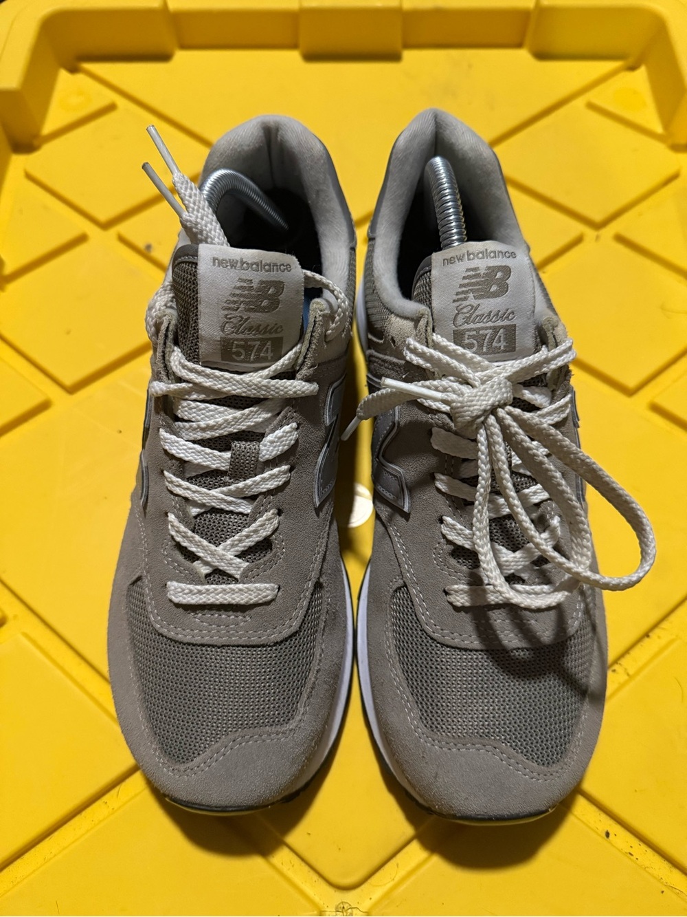 New Balance Women's 574 Gray Suede & Mesh Sneakers. Like new - Picture 4 of 7